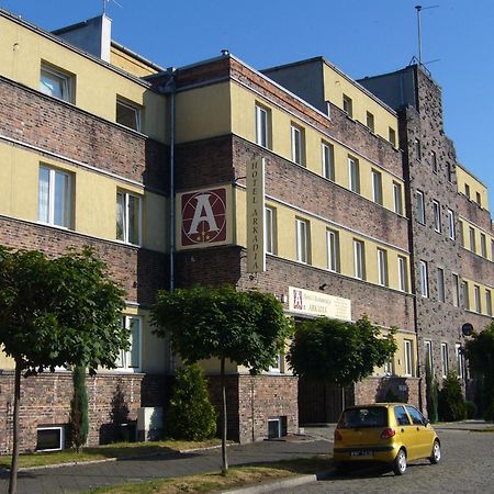 Hotel Arkadia Legnica Luaran gambar