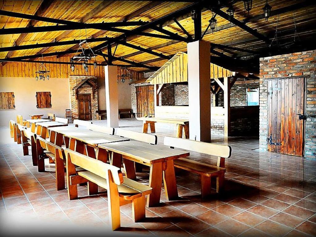 Hotel Arkadia Legnica Luaran gambar