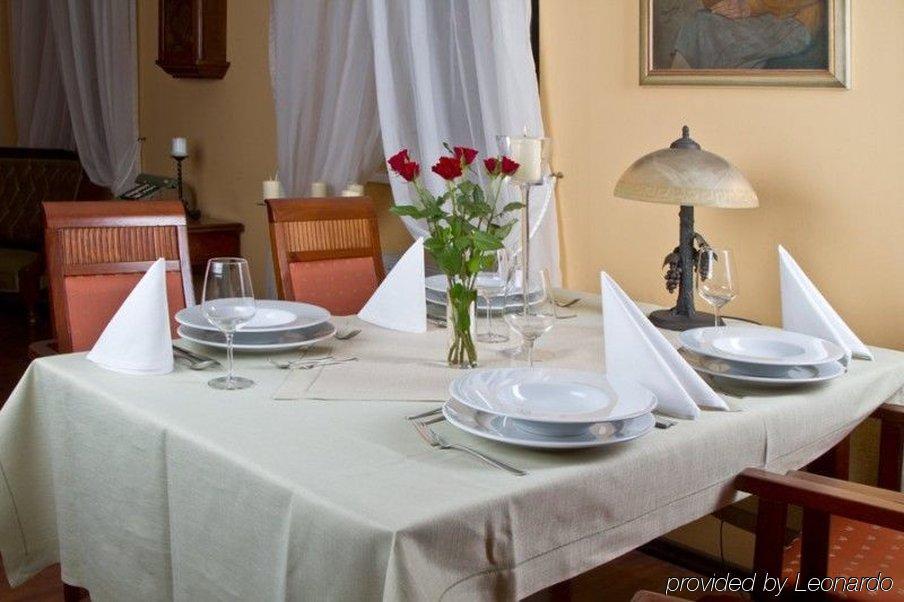 Hotel Arkadia Legnica Luaran gambar
