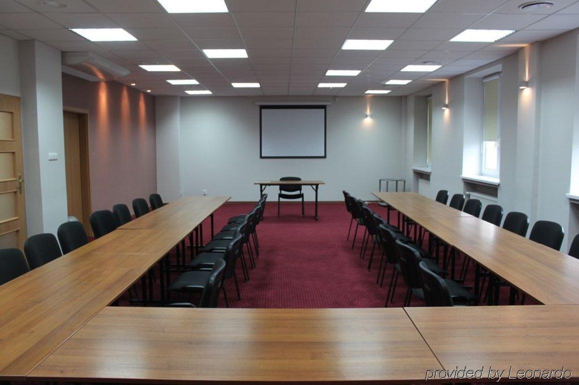 Hotel Arkadia Legnica Luaran gambar