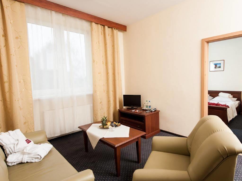 Hotel Arkadia Legnica Luaran gambar